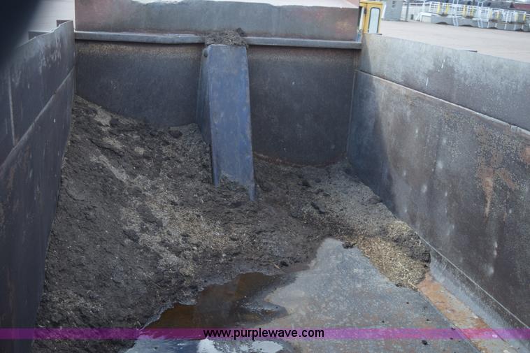 image for item E6185 1983 Ford 880 dump truck