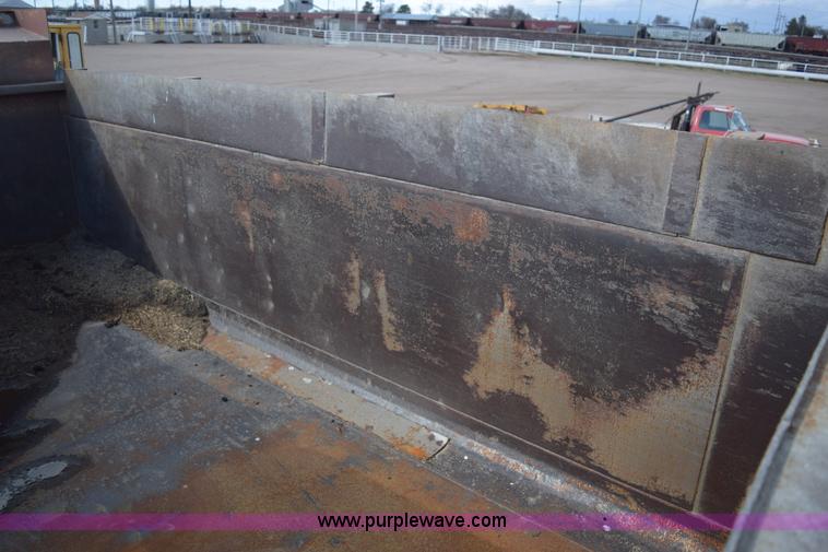 image for item E6185 1983 Ford 880 dump truck