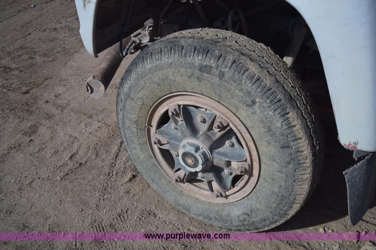 image for item E6185 1983 Ford 880 dump truck