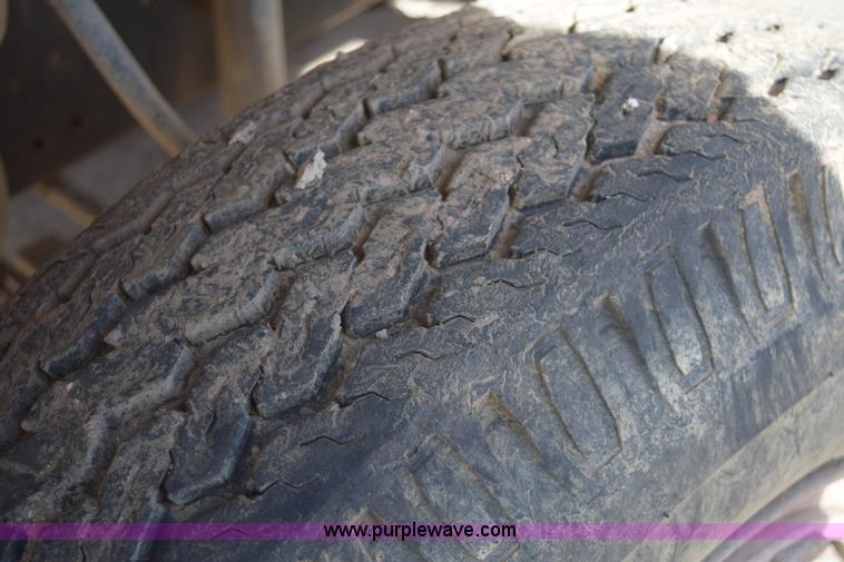 image for item E6185 1983 Ford 880 dump truck