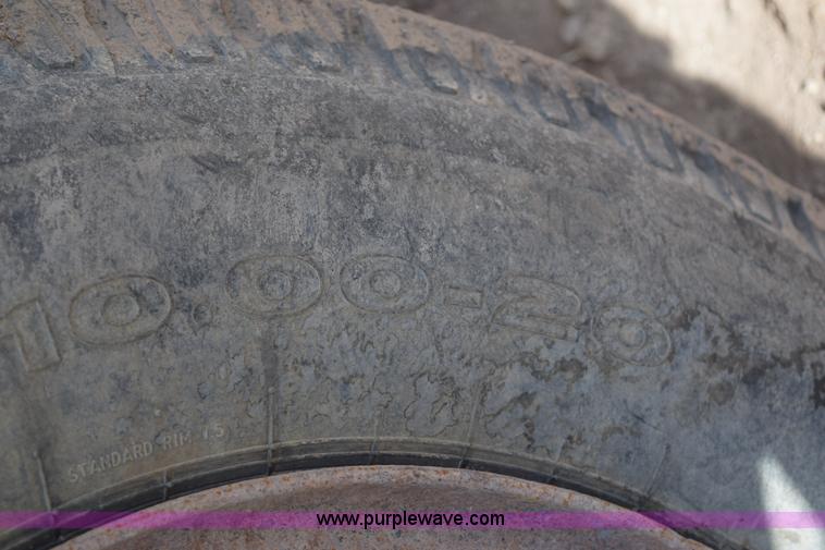 image for item E6185 1983 Ford 880 dump truck