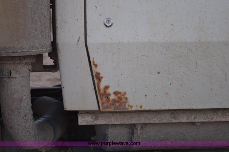 image for item E6185 1983 Ford 880 dump truck