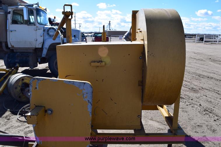 image for item E6188 Hitchcock bunk blower