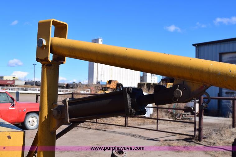 image for item E6188 Hitchcock bunk blower