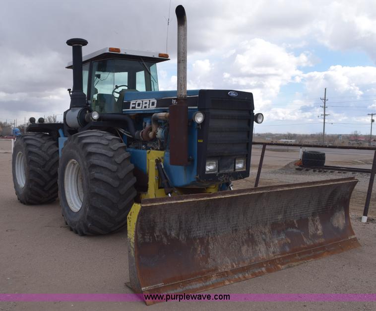 image for item E6189 1991 Ford 876 Versatile Designation 6 4WD tractor