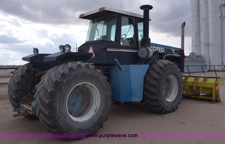 image for item E6189 1991 Ford 876 Versatile Designation 6 4WD tractor
