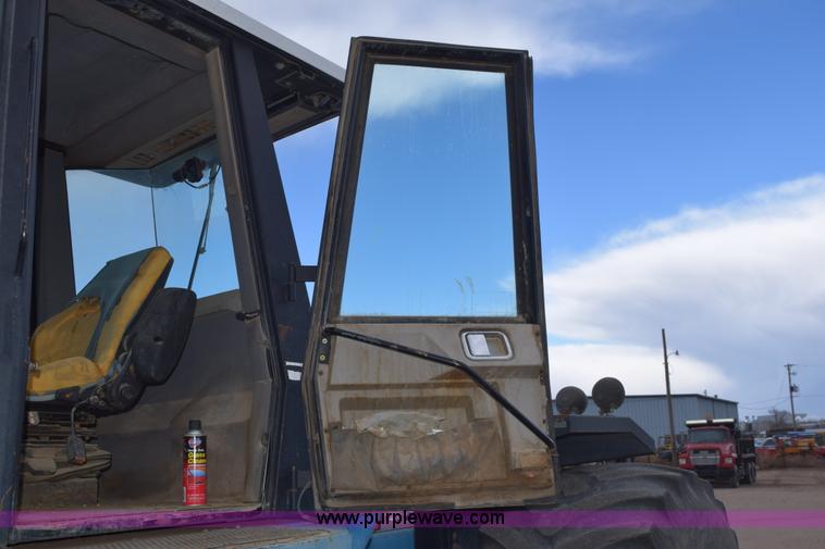 image for item E6189 1991 Ford 876 Versatile Designation 6 4WD tractor