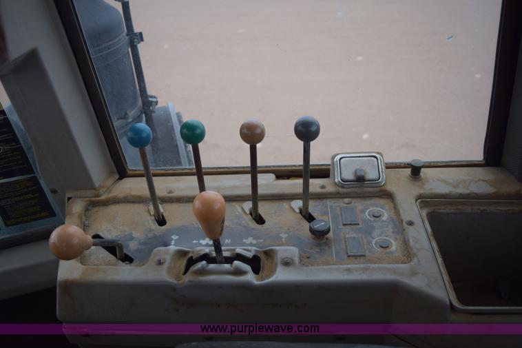 image for item E6189 1991 Ford 876 Versatile Designation 6 4WD tractor