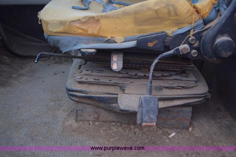 image for item E6189 1991 Ford 876 Versatile Designation 6 4WD tractor