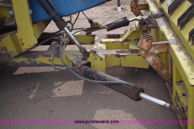 image for item E6189 1991 Ford 876 Versatile Designation 6 4WD tractor