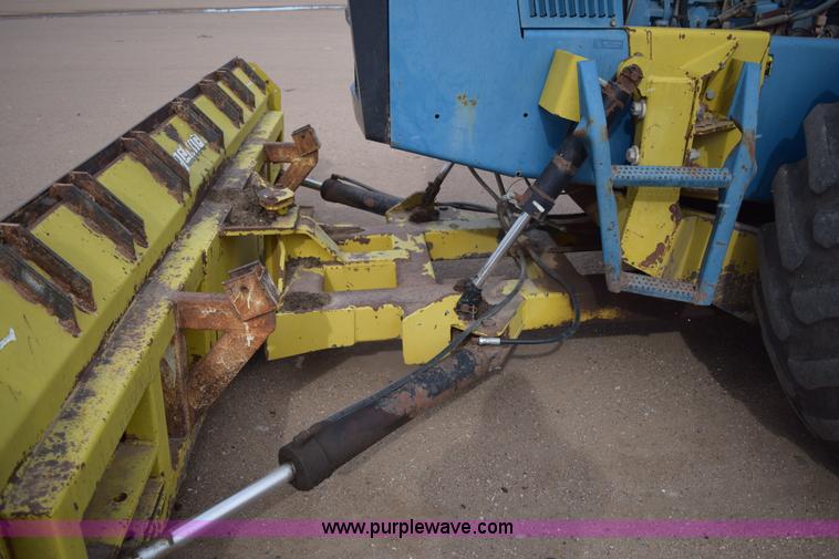 image for item E6189 1991 Ford 876 Versatile Designation 6 4WD tractor