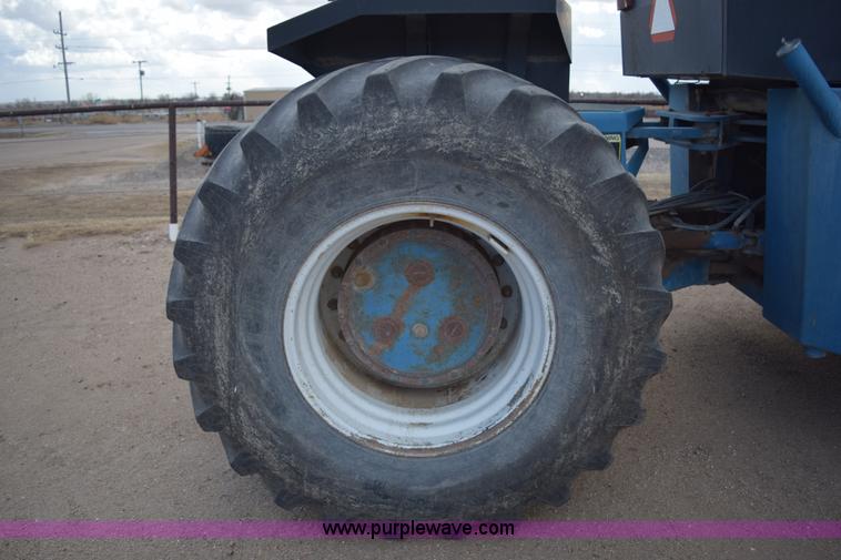 image for item E6189 1991 Ford 876 Versatile Designation 6 4WD tractor