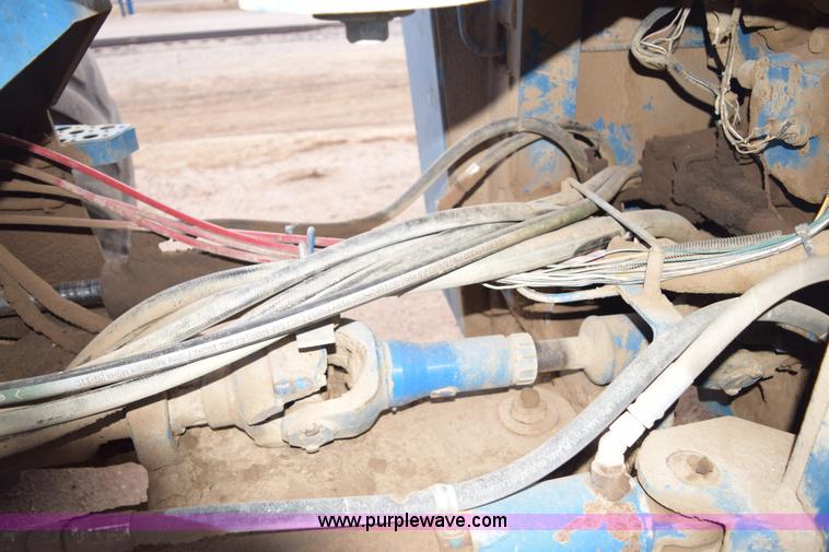 image for item E6189 1991 Ford 876 Versatile Designation 6 4WD tractor