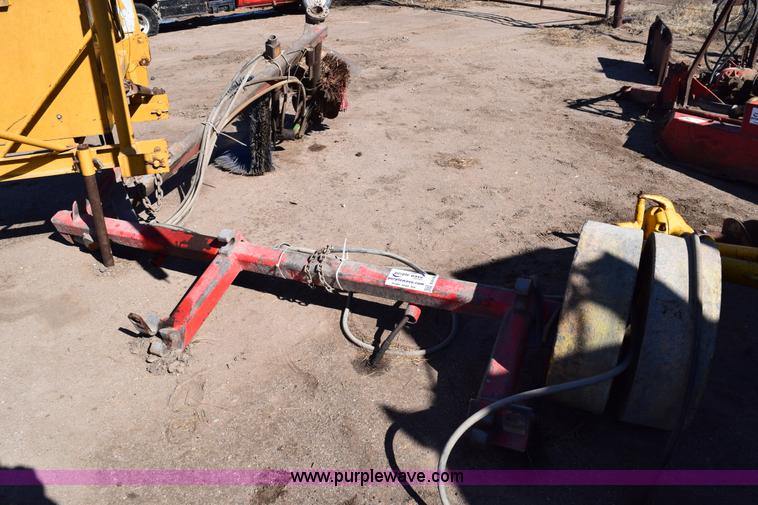 image for item E6190 Bunk sweeper