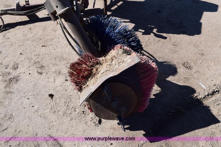 image for item E6190 Bunk sweeper