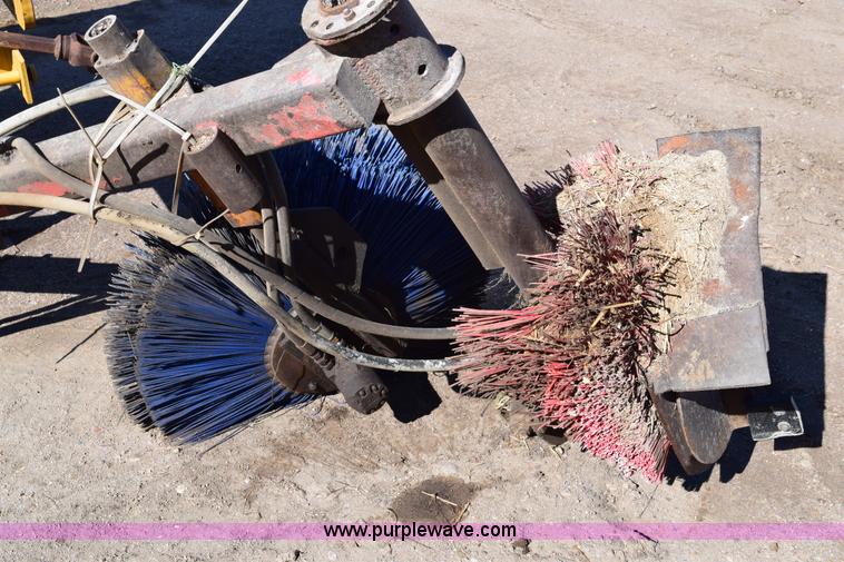 image for item E6190 Bunk sweeper