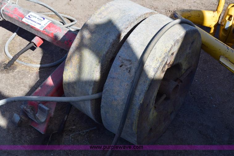 image for item E6190 Bunk sweeper