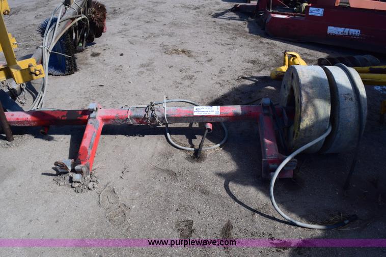 image for item E6190 Bunk sweeper