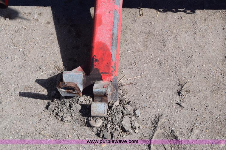 image for item E6190 Bunk sweeper