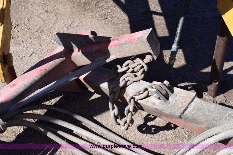 image for item E6190 Bunk sweeper