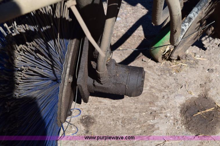 image for item E6190 Bunk sweeper