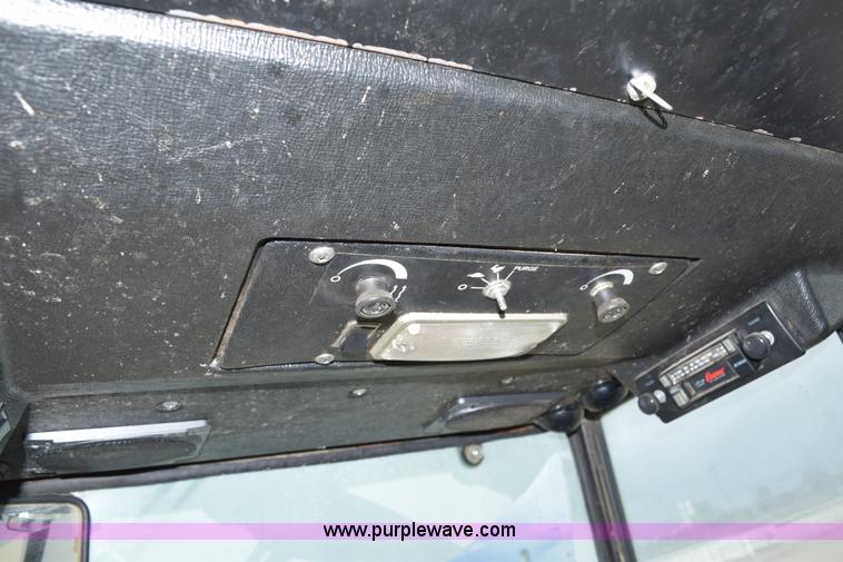 image for item E6193 1992 Versatile 9030 4WD tractor