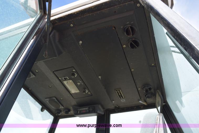 image for item E6193 1992 Versatile 9030 4WD tractor