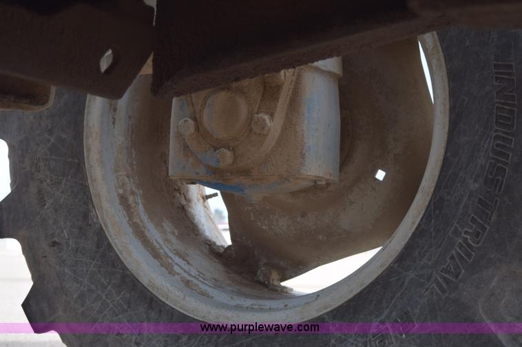 image for item E6193 1992 Versatile 9030 4WD tractor