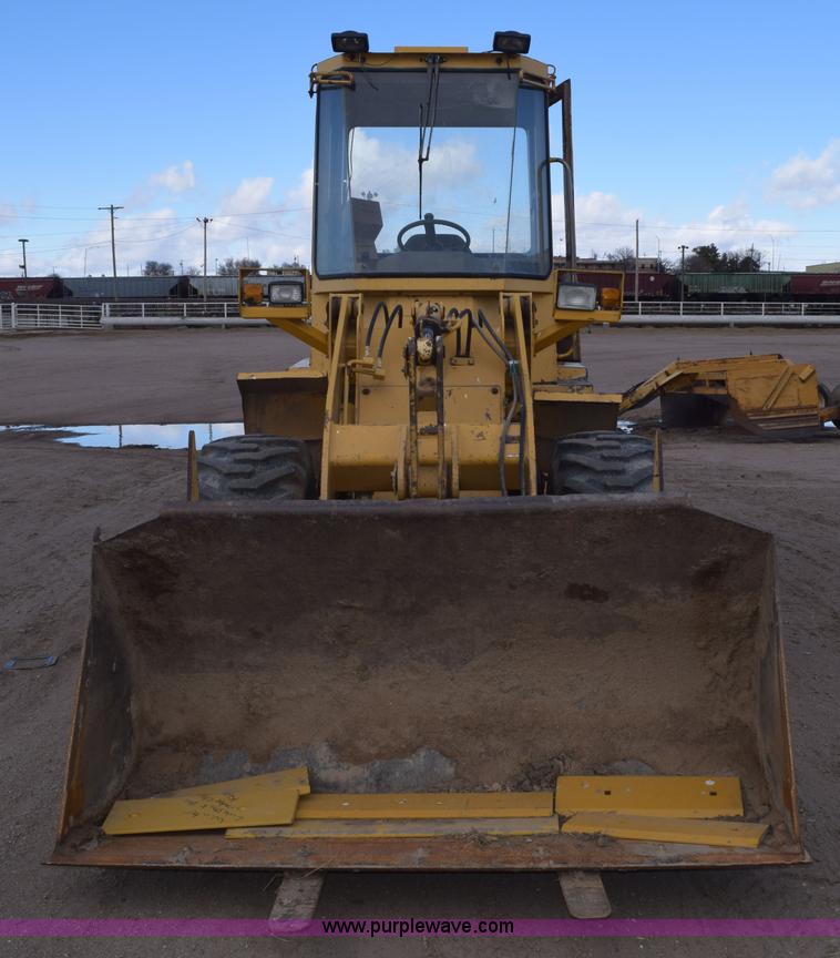 image for item E6194 1995 John Deere 244E wheel loader