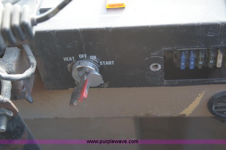 image for item E6194 1995 John Deere 244E wheel loader