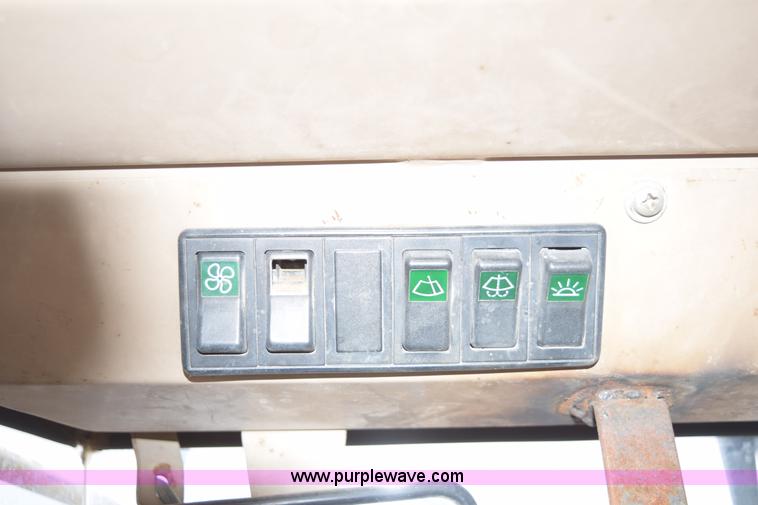 image for item E6194 1995 John Deere 244E wheel loader