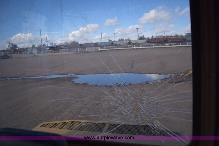 image for item E6194 1995 John Deere 244E wheel loader