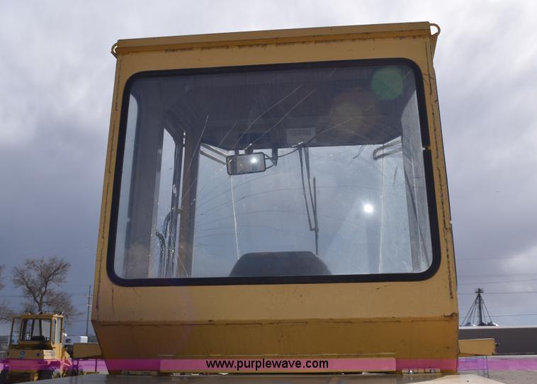 image for item E6194 1995 John Deere 244E wheel loader