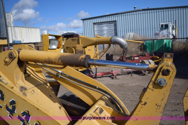 image for item E6194 1995 John Deere 244E wheel loader