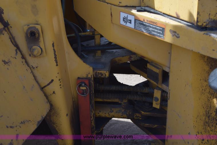 image for item E6194 1995 John Deere 244E wheel loader