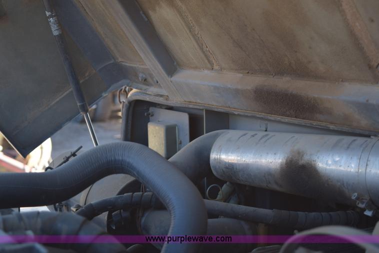 image for item E6194 1995 John Deere 244E wheel loader