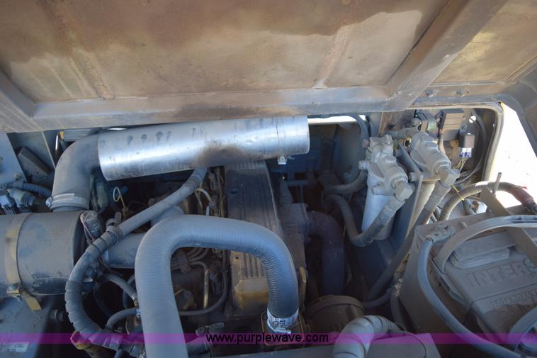 image for item E6194 1995 John Deere 244E wheel loader