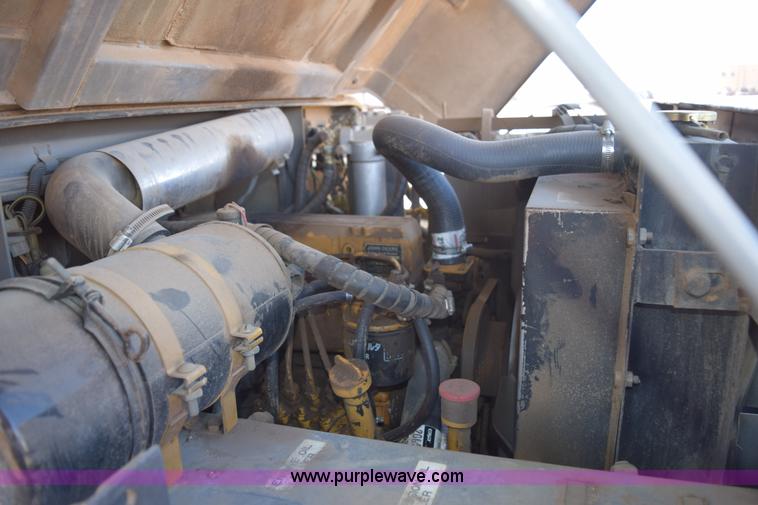 image for item E6194 1995 John Deere 244E wheel loader