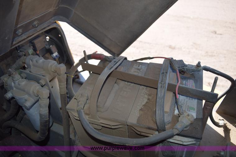 image for item E6194 1995 John Deere 244E wheel loader