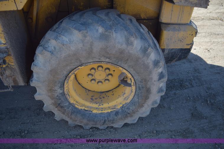image for item E6194 1995 John Deere 244E wheel loader