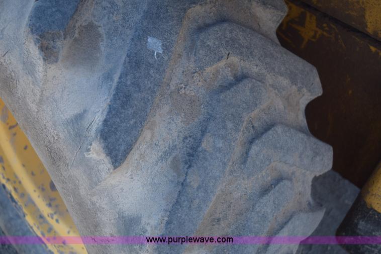 image for item E6194 1995 John Deere 244E wheel loader