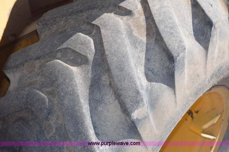 image for item E6194 1995 John Deere 244E wheel loader