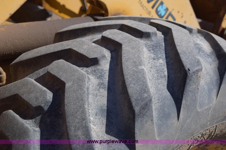 image for item E6194 1995 John Deere 244E wheel loader