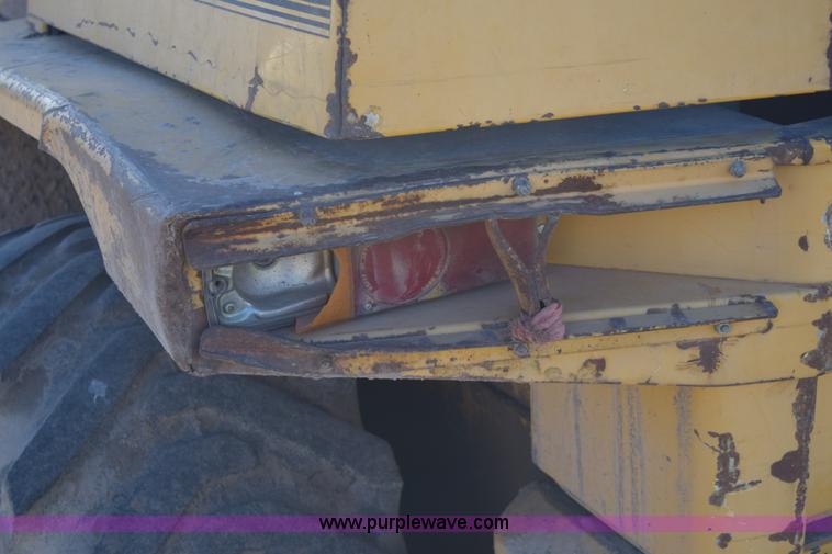 image for item E6194 1995 John Deere 244E wheel loader