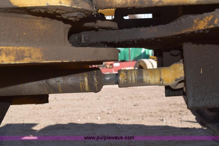 image for item E6194 1995 John Deere 244E wheel loader