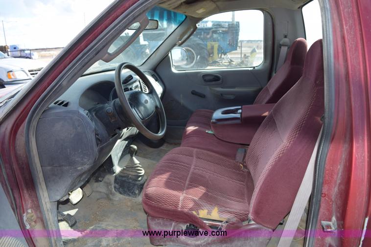 image for item E6197 2002 Ford F150 pickup truck