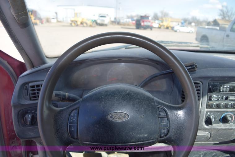 image for item E6197 2002 Ford F150 pickup truck