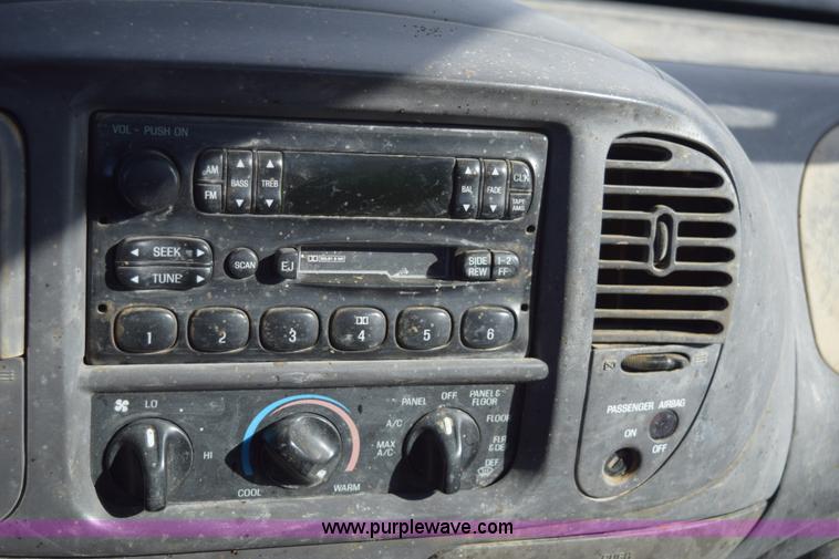 image for item E6197 2002 Ford F150 pickup truck