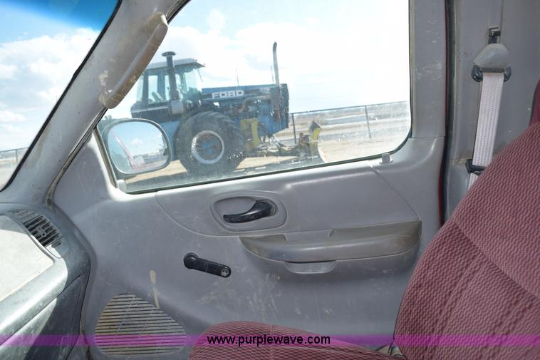 image for item E6197 2002 Ford F150 pickup truck