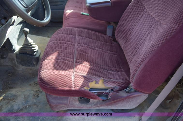 image for item E6197 2002 Ford F150 pickup truck